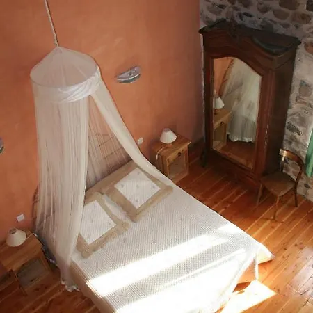 Chambres D'hotes La Cime Beaujolaise Bed & Breakfast