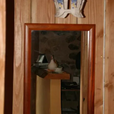 Chambres D'hotes La Cime Beaujolaise Bed & Breakfast Poule-lès-Écharmeaux