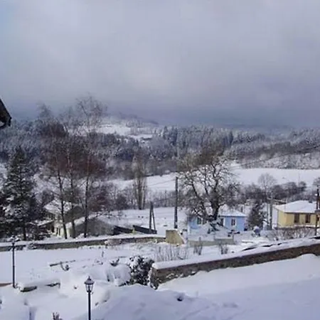 Chambres D'hotes La Cime Beaujolaise Bed & Breakfast *